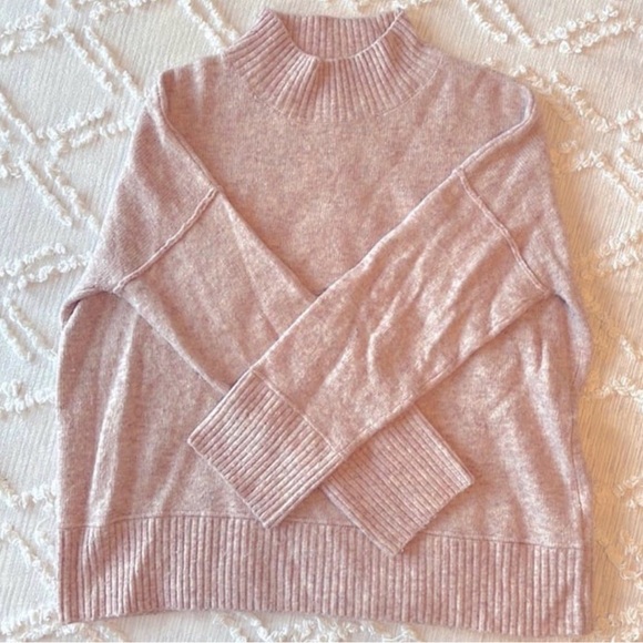 Vince Camuto Sweaters - Vince Camuto Blush Turtleneck Sweater